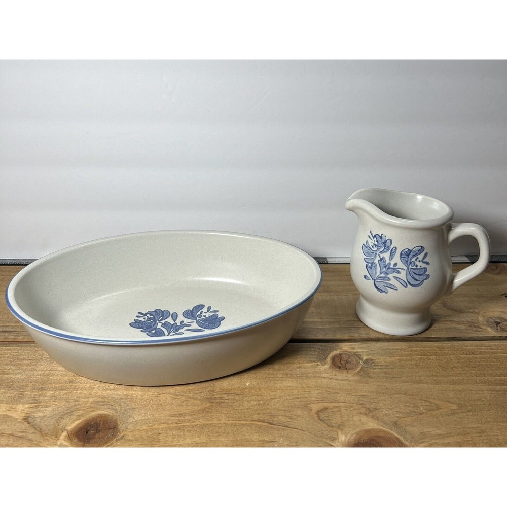 Pfaltzgraff‎ Yorktowne Vintage Oval Baker Casserole Dish And Creamer Stoneware